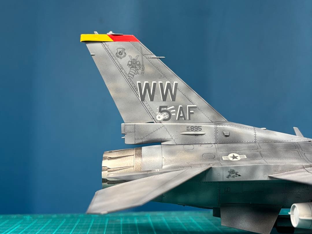 戦闘機　プラモデル完成品　タミヤ　1/48 F-16CJ