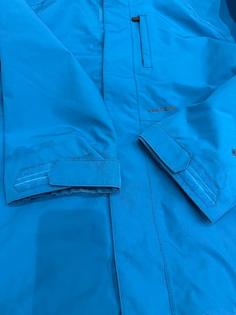 VOLCOMウェア上下セット　Ｌサイズ