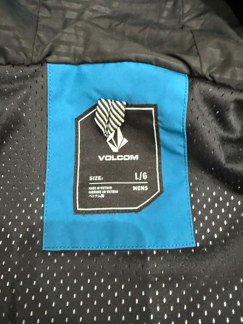 VOLCOMウェア上下セット　Ｌサイズ