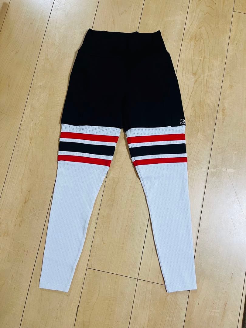 Bomshell SPORTSWEAR(ボムシェルスポーツウェア) Sサイズ