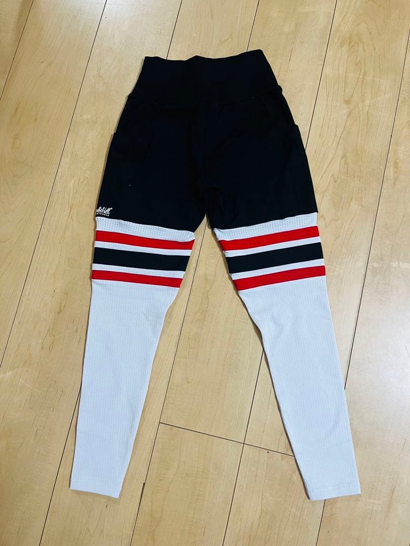 Bomshell SPORTSWEAR(ボムシェルスポーツウェア) Sサイズ