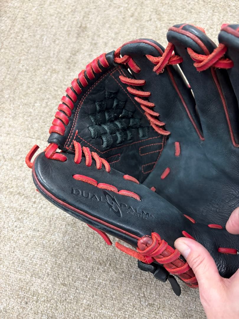 【極美品】Rawlings 軟式グローブ 黒/赤 大人用　ピッチャー用 純正品