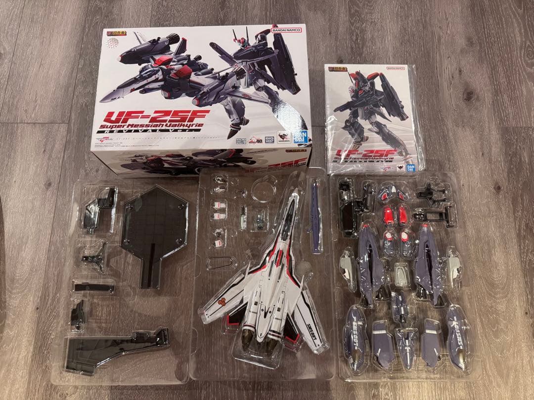【中古美品】DX超合金 VF-25F スーパーメサイアバルキリー リバイバル