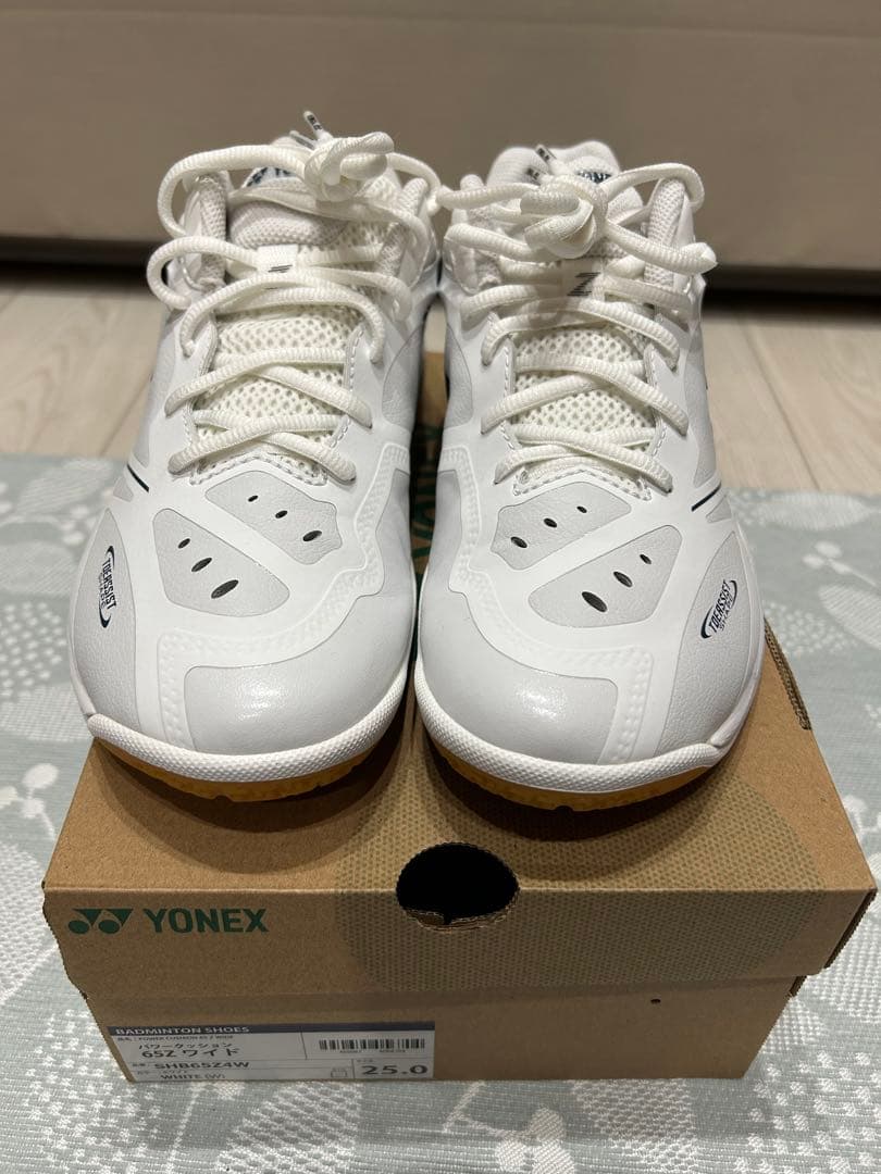 ヨネックス パワークッション 65Z SHB65Z4W 25.0cm