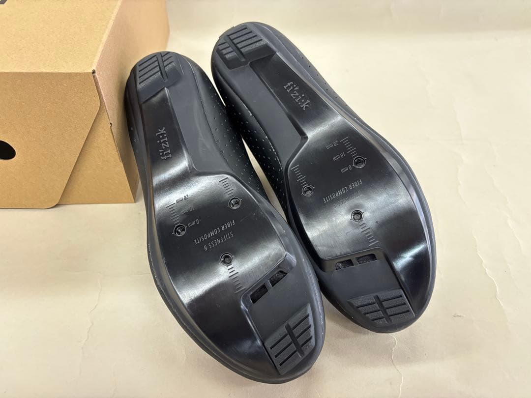 244【新品・未使用】フィジーク　fizi:k VENTO OMNA　サイズ41