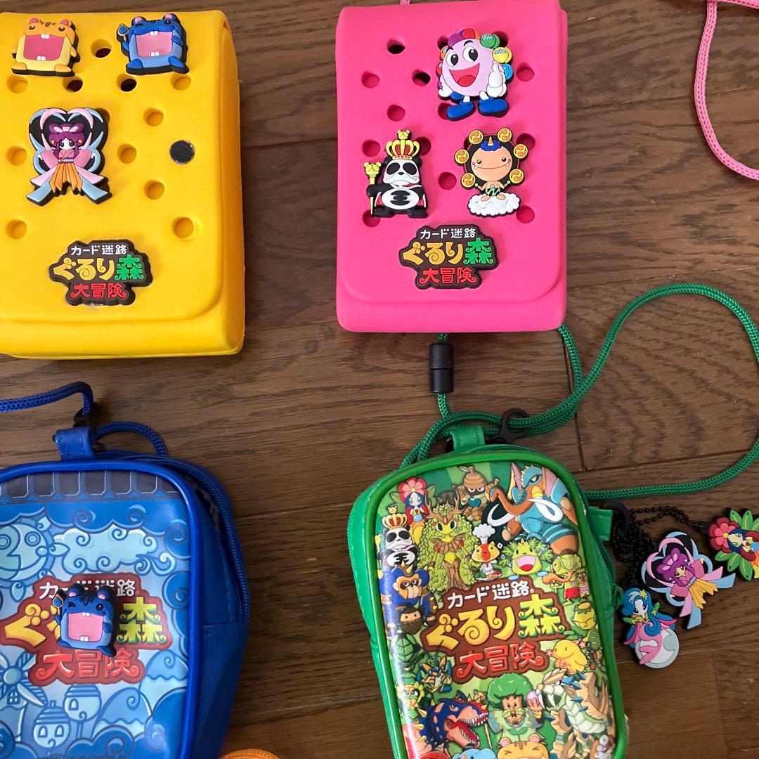 ぐるり森大冒険　カードケースセット　ケース9点/キーホルダー5点/バッジ7点
