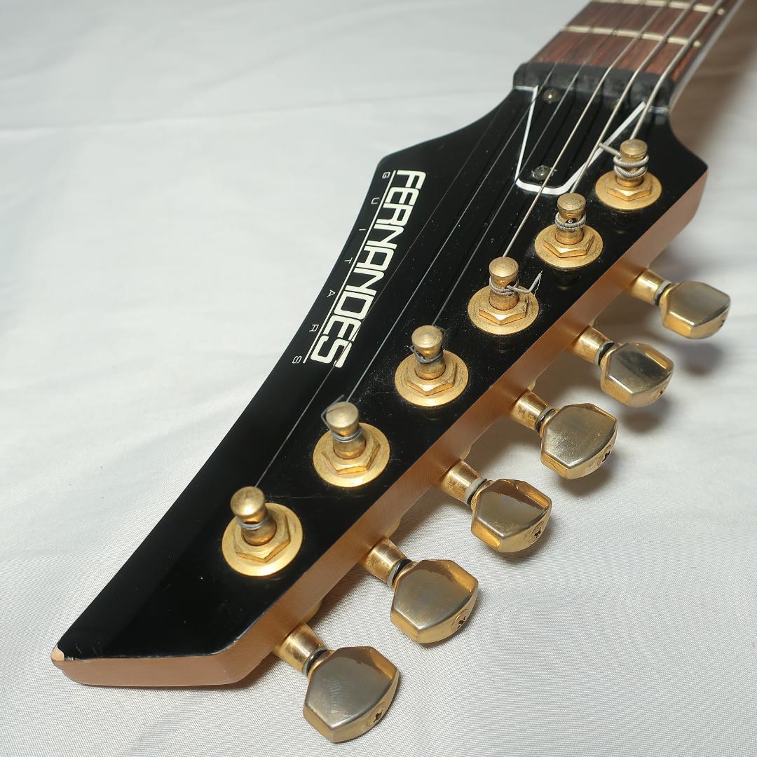 弦交換 FERNANDES エレキギター キルト柄レッド ゴールドパーツ