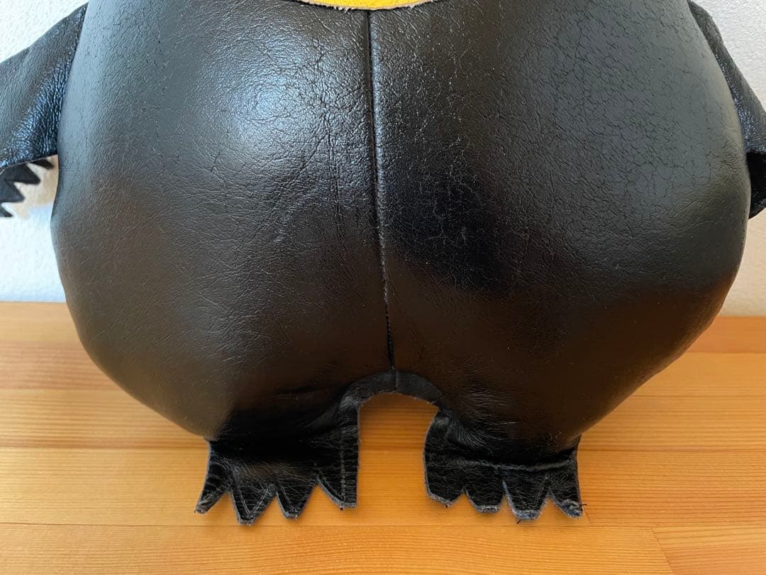 ナウガモンスター　Naugahyde