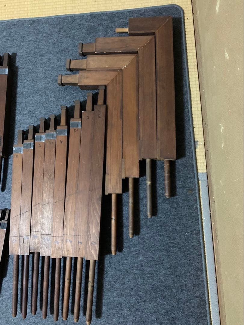 パイプオルガン　パイプ49本　 木製管37本　金属管12本　バスクオルガン　手回