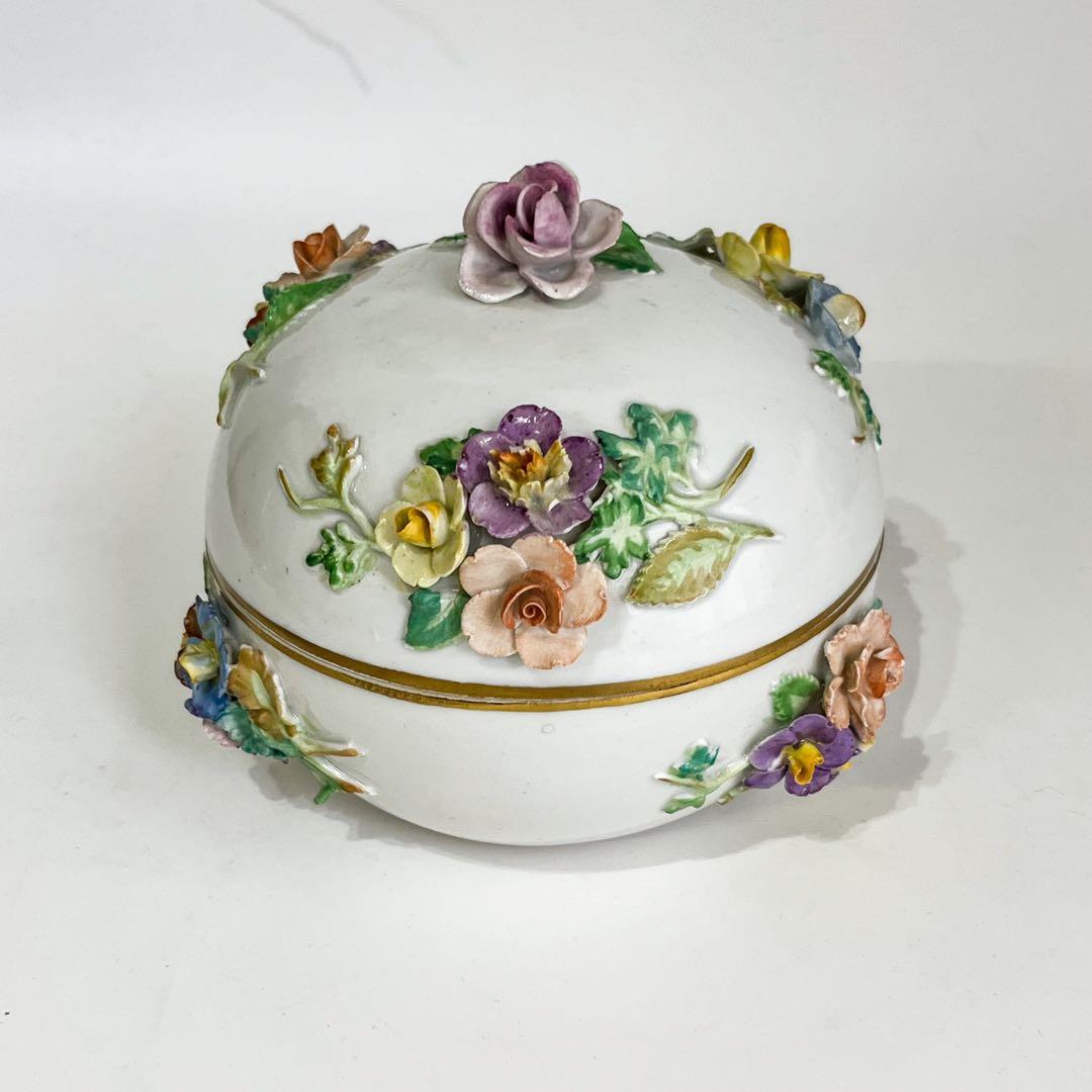 ドレスデン　アップリケ花文蓋物