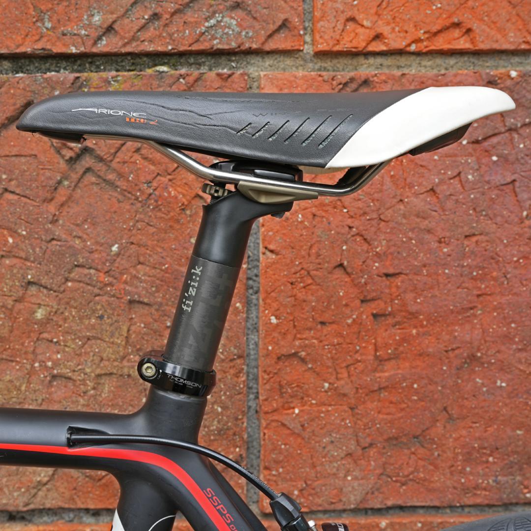 FOCUS CAYO【カーボンロードバイク・シマノ105・サイズ52】