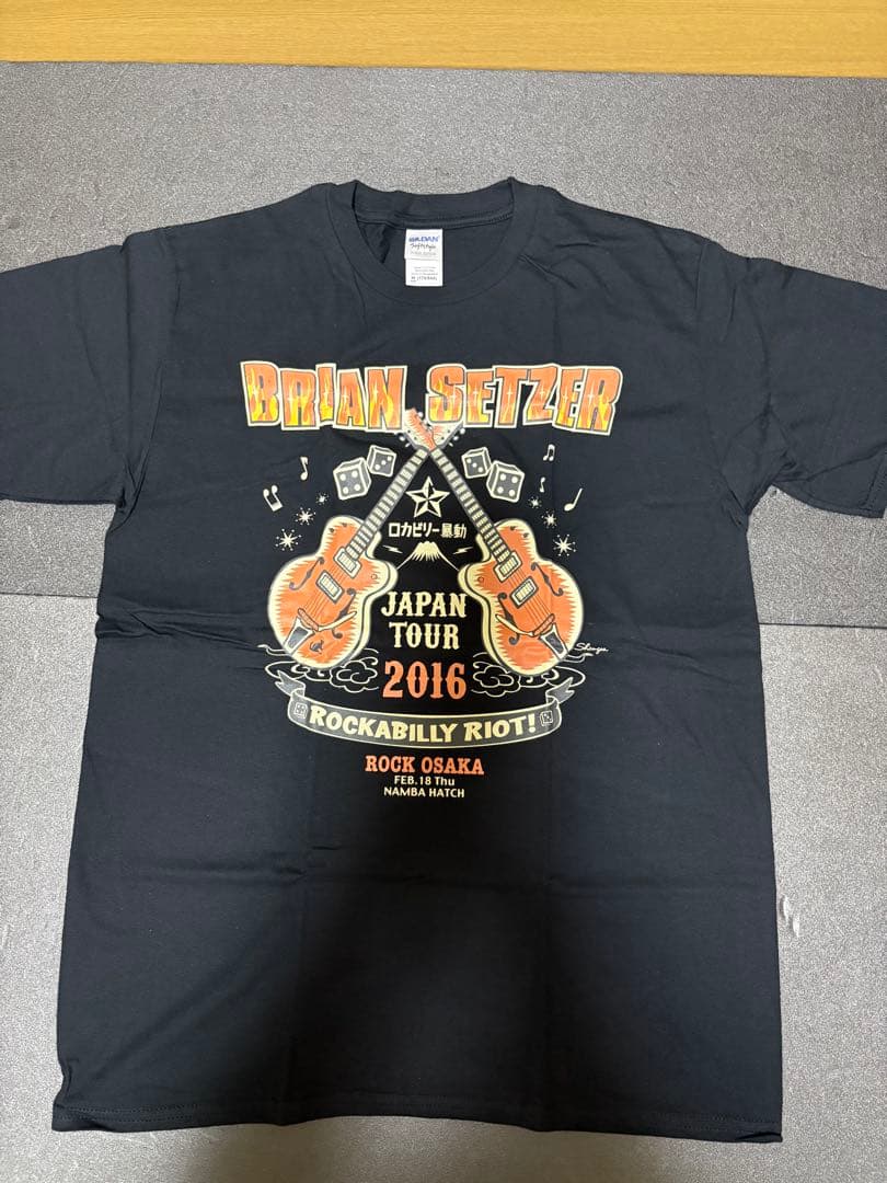 【新品】ブライアン・セッツァー TシャツMとギターピック6枚入り缶　1
