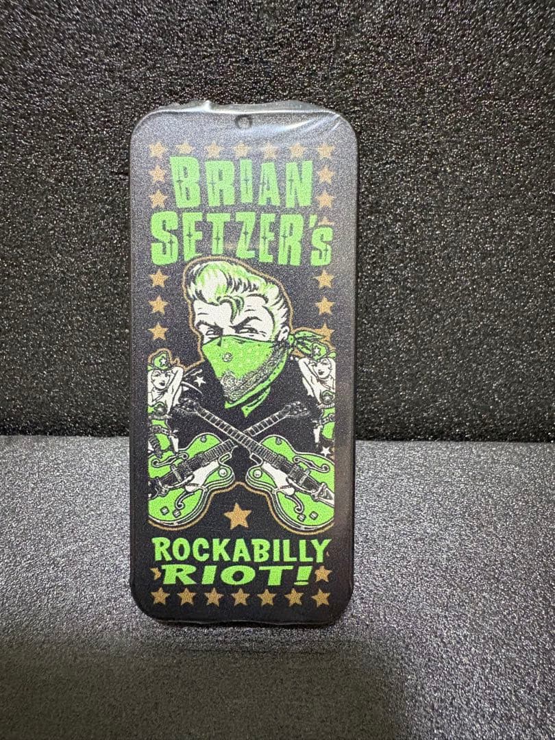 【新品】ブライアン・セッツァー TシャツMとギターピック6枚入り缶　1