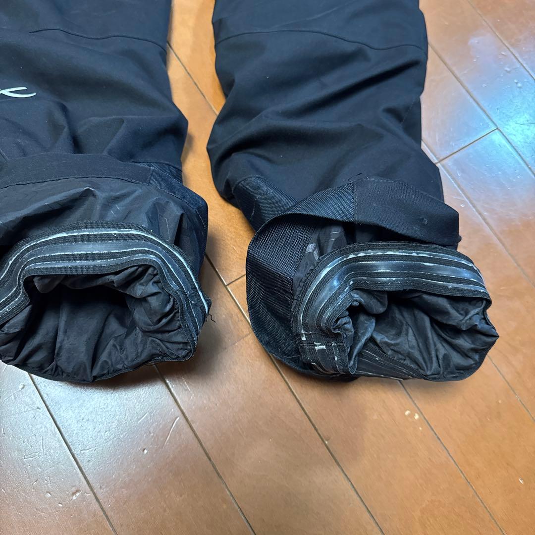 kjus 最高級スキーウェア　キッズ　140 姉妹コーデ可能