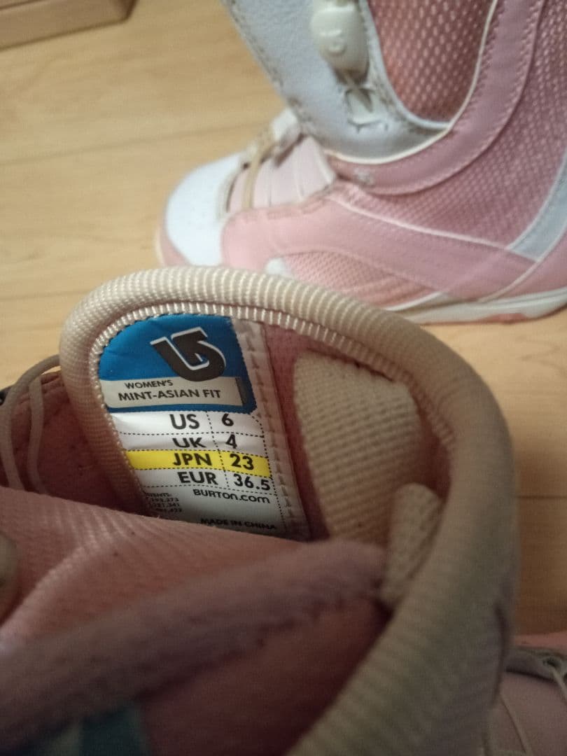 スノーボード　ブーツ　　ピンク×ホワイト　レディース　23cm