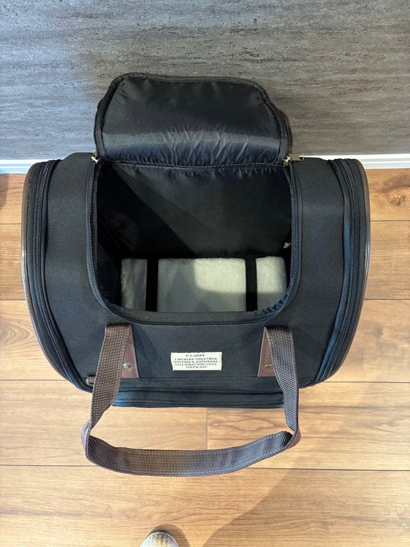 ポンポリース 3WAY タッチインリュック 犬猫用ペットキャリーバック ブラック