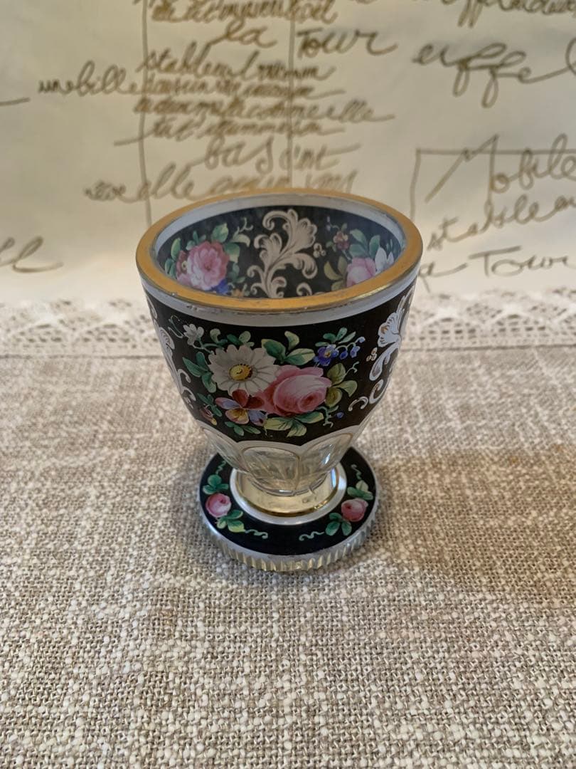 フランス製　アンティークの手書きのエナメル花柄ガラスのゴブレット！素敵です！