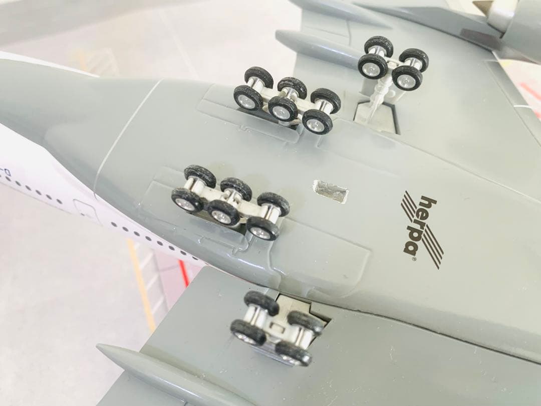 ヘルパ製１／２００ルフトハンザ航空Ａ３８０－８００プラスティック製完成品