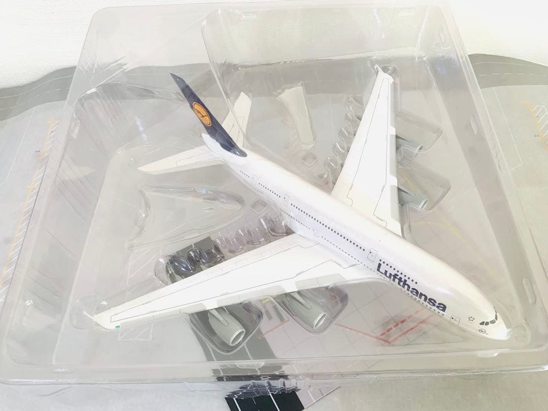 ヘルパ製１／２００ルフトハンザ航空Ａ３８０－８００プラスティック製完成品