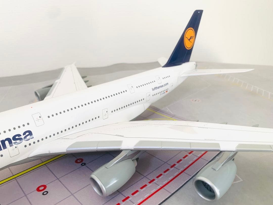 ヘルパ製１／２００ルフトハンザ航空Ａ３８０－８００プラスティック製完成品