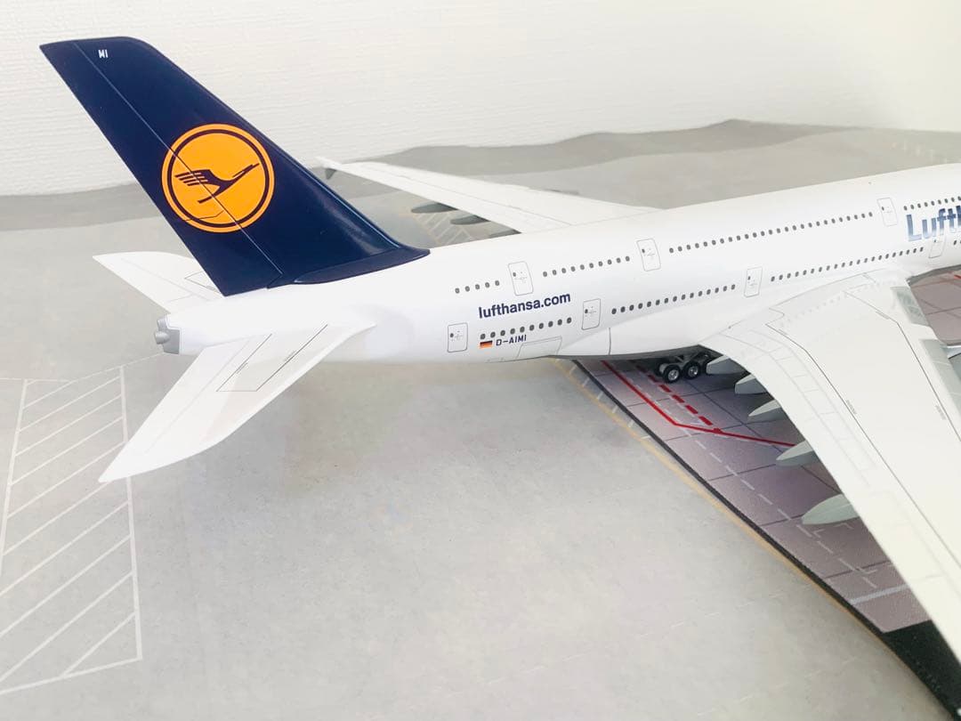 ヘルパ製１／２００ルフトハンザ航空Ａ３８０－８００プラスティック製完成品