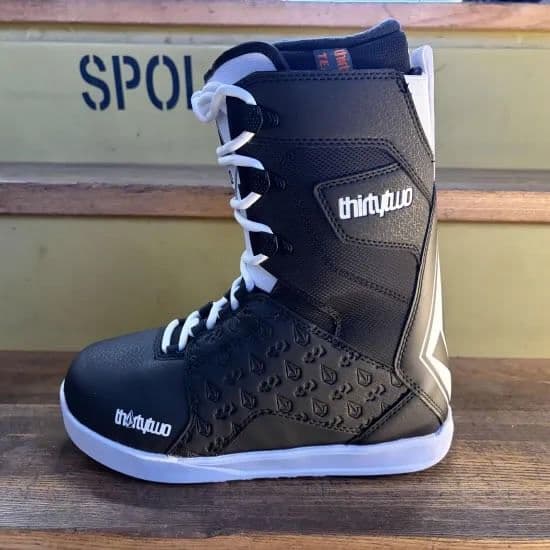 THIRTYTWO 2026 【LASHED VOLCOM】27.0cm