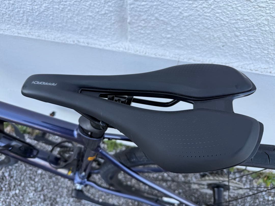 【定価¥159500極美品2025年最新】GIANT CONTEND AR 4