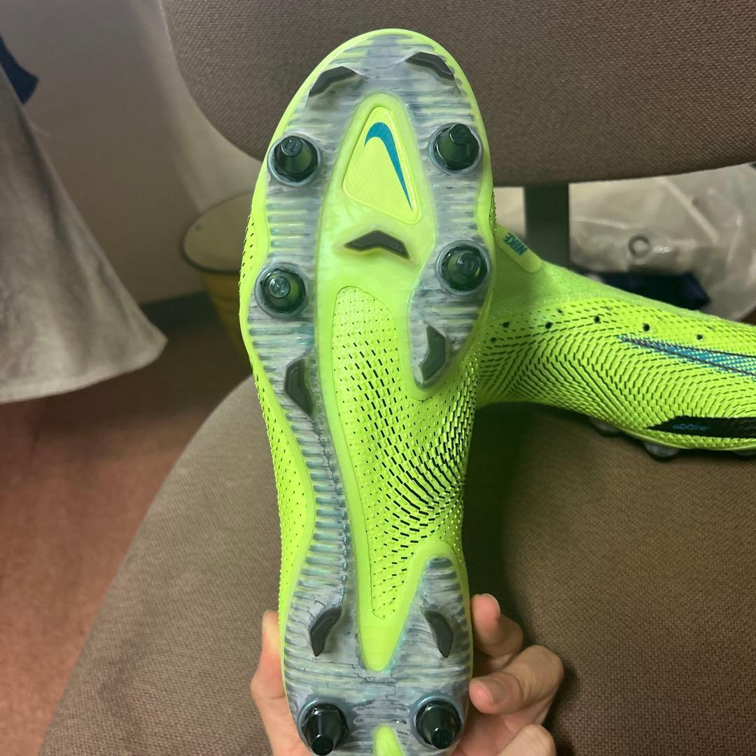 Nike Phantom サッカーシューズ 蛍光グリーン