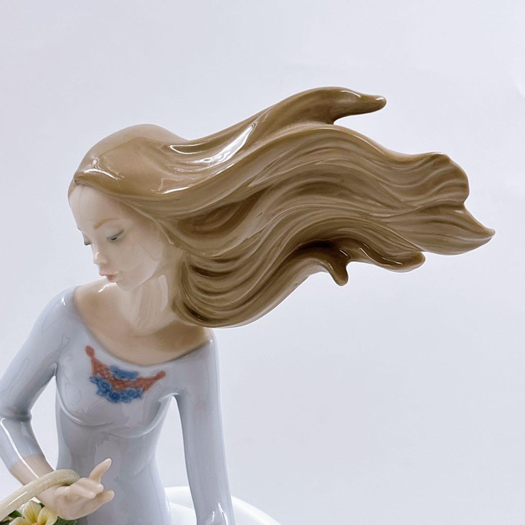 LLADRO リヤドロ 風のいたずら #6767