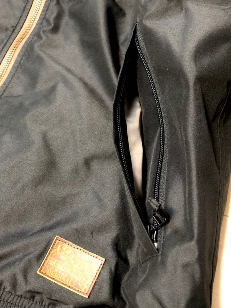 SCAPE スノボーウエアー　フード付き　黒