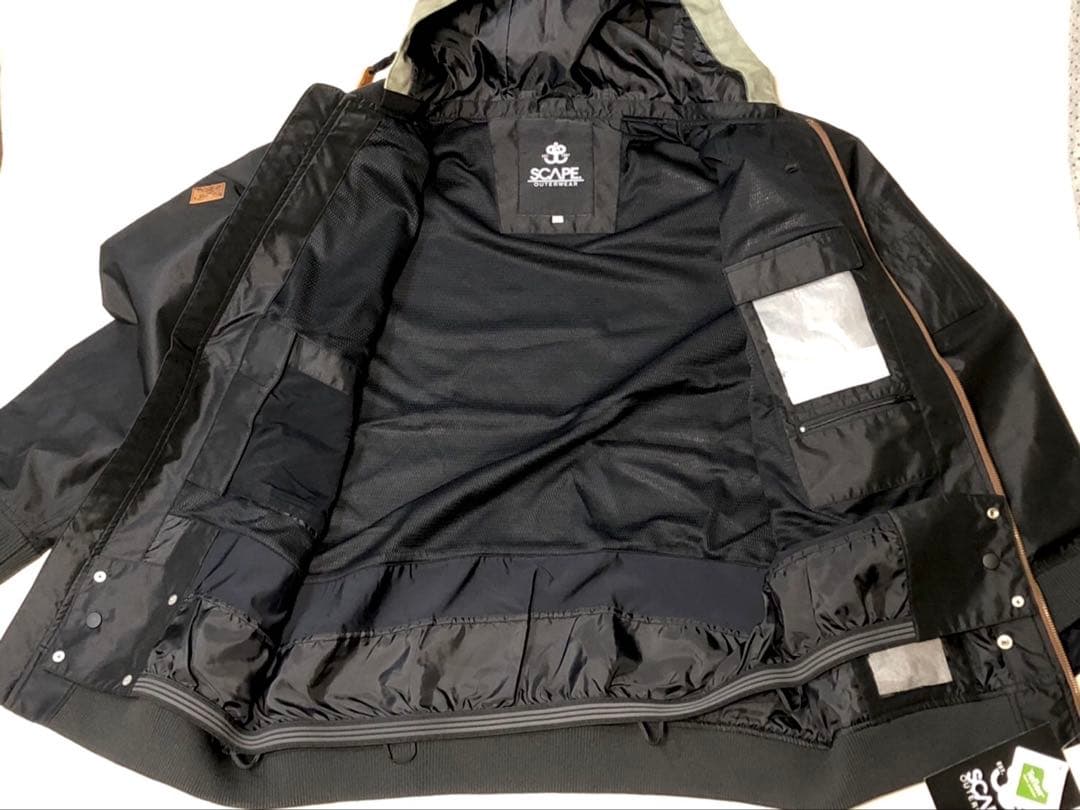 SCAPE スノボーウエアー　フード付き　黒