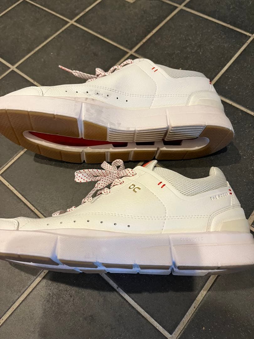 【美品】on ロジャー　センターコート　限定モデル26.5cm