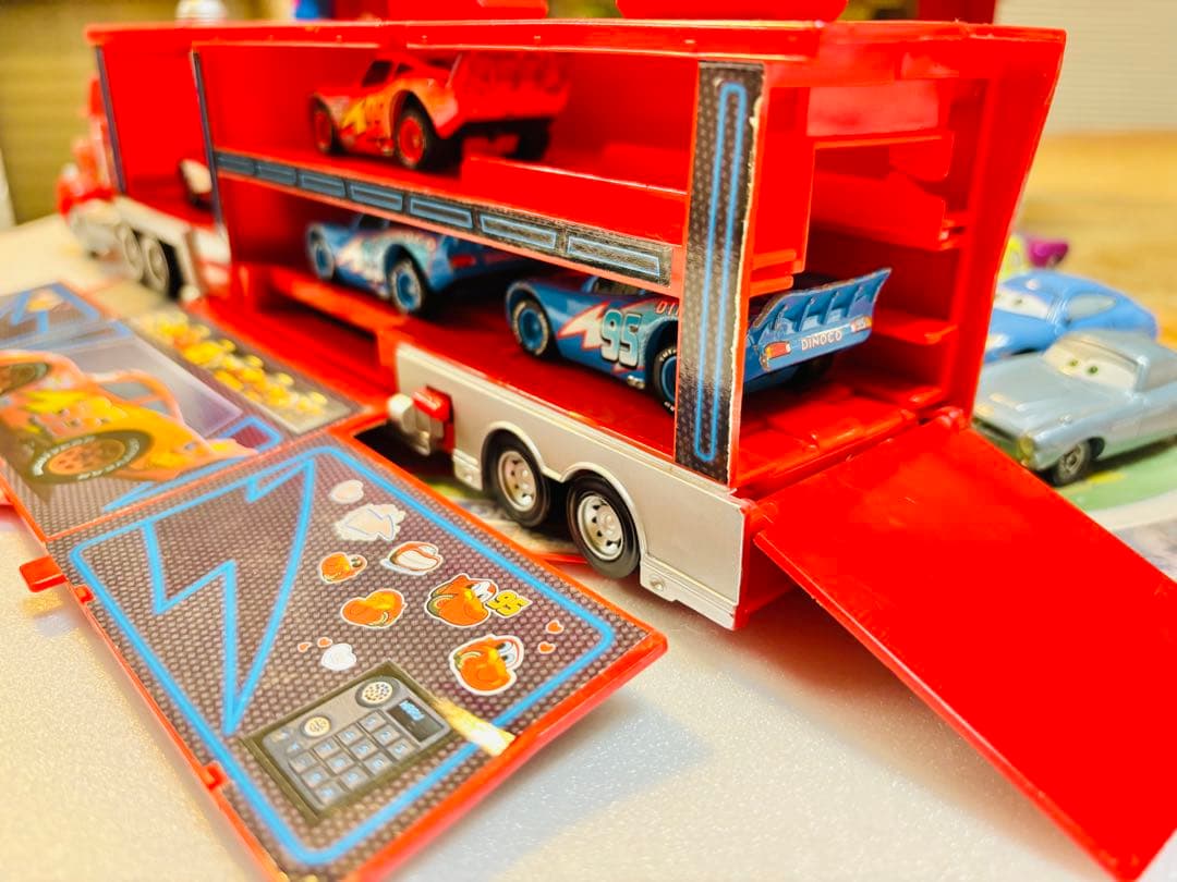 【廃盤希少商品‼︎】カーズ•トミカ19台/収納バッグ/トレーラーマックセットです☆