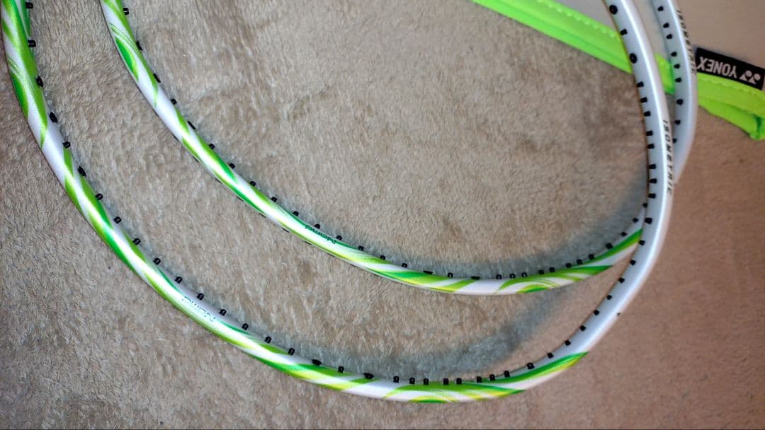 YONEX 100ZZ va 4U6 2本セット　バドミントンラケット