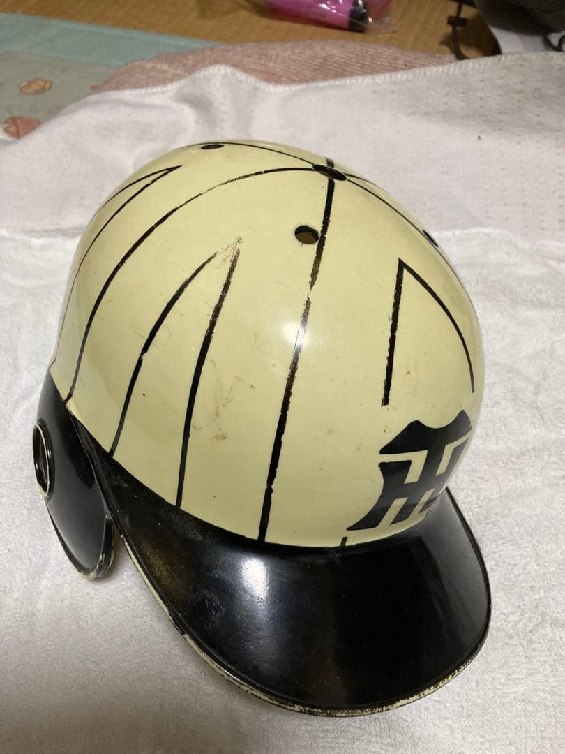 阪神タイガース　本物実使用　ヘルメット 背番号37番