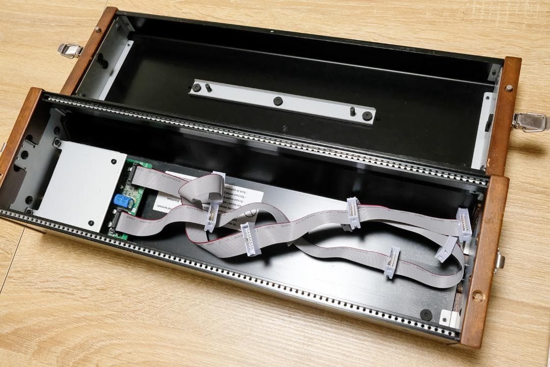 Roland SYR-E84 モジュラーシンセ ユーロラック ケース