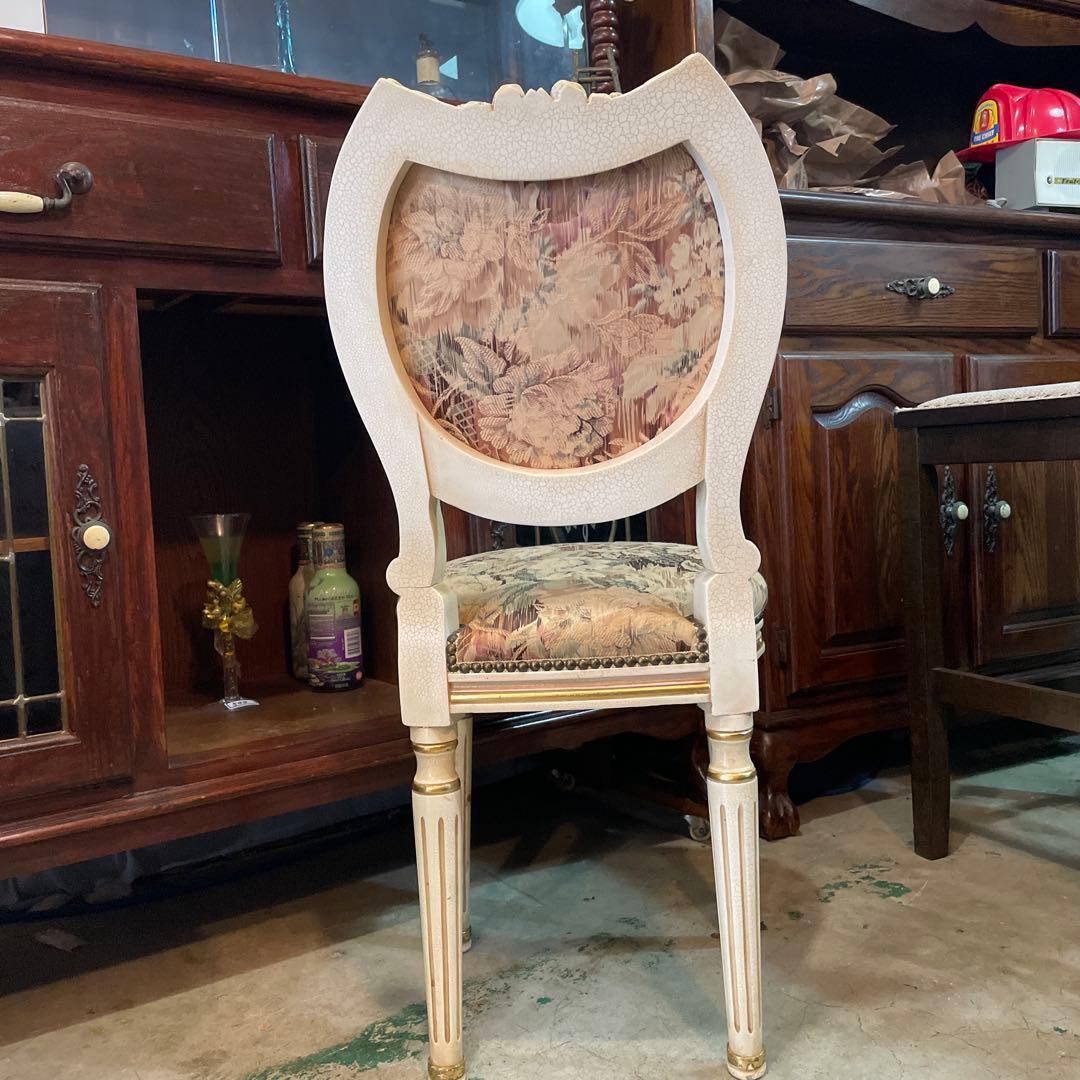 イタリア製・ロココ調チェアー・金彩・鋲打ち