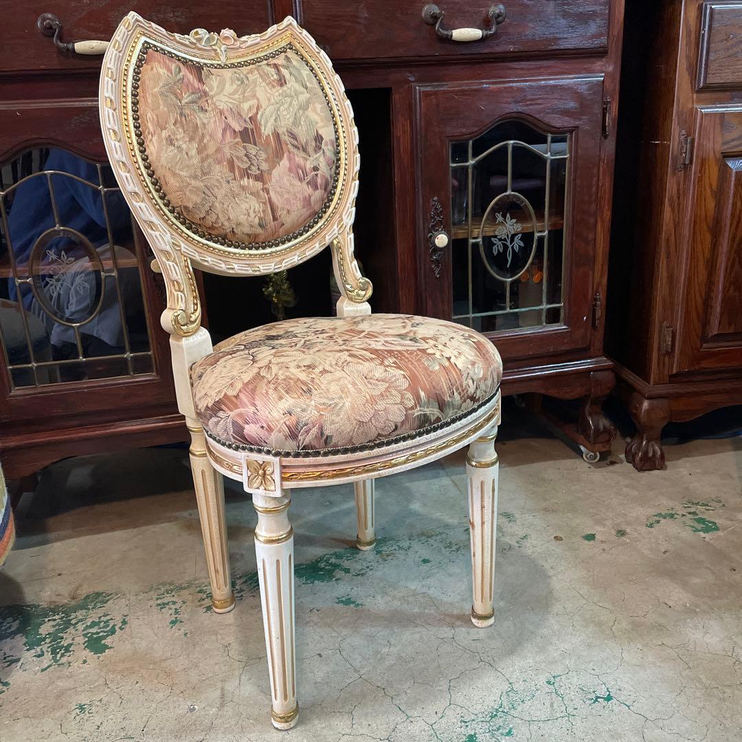 イタリア製・ロココ調チェアー・金彩・鋲打ち