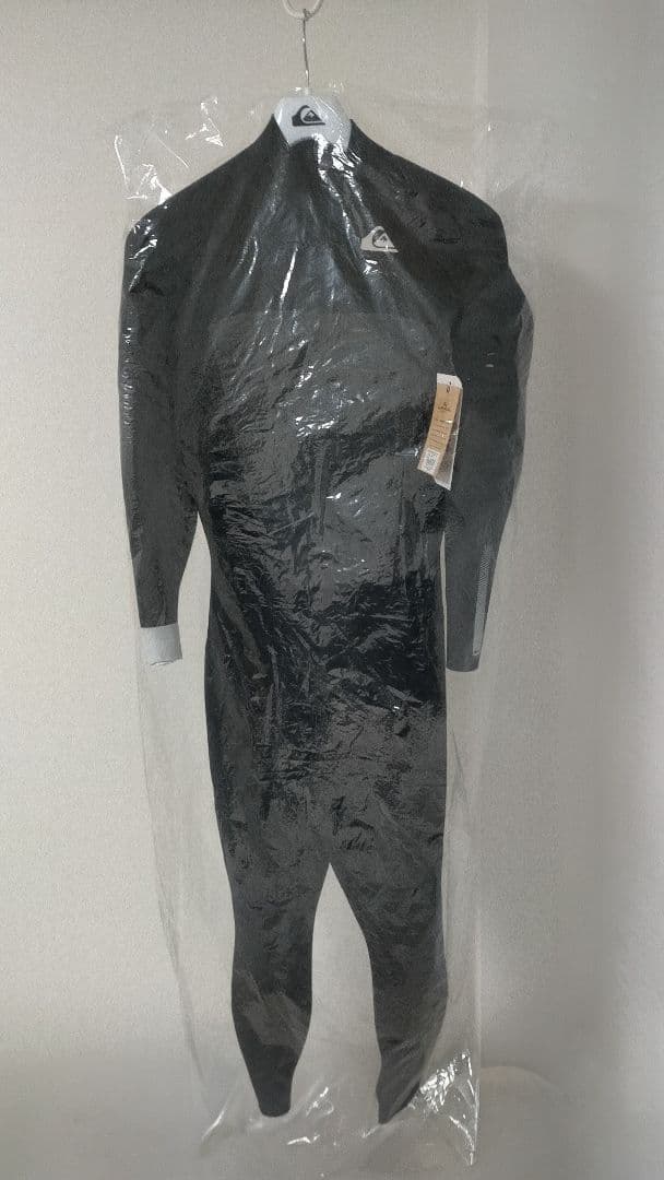 【新品未使用・完売品】定価69,960円　QUICKSILVER セミドライML