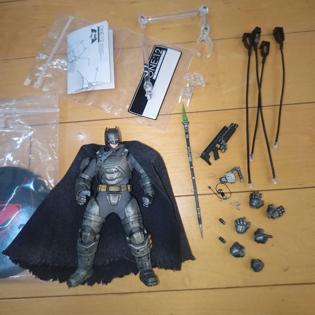 mezco one:12collective アーマードバットマン