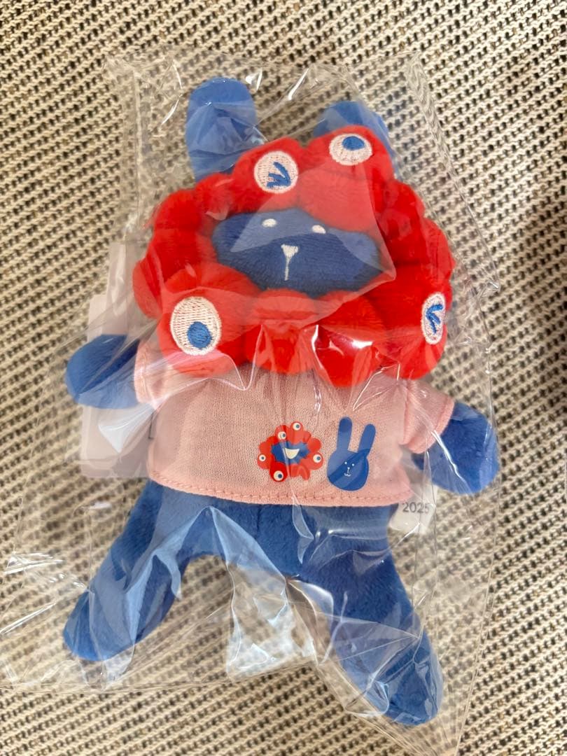 ミャクミャクなりきりおすわりマスコットチャーム　Tシャツver 2個セット　新品