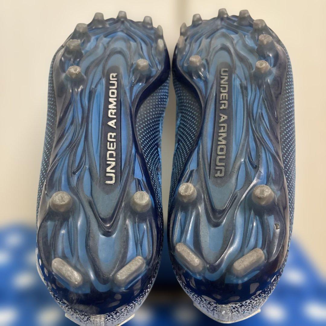 UA“SPOTLIGHT LUX MC“ホワイト/カロライナブルー 26㌢