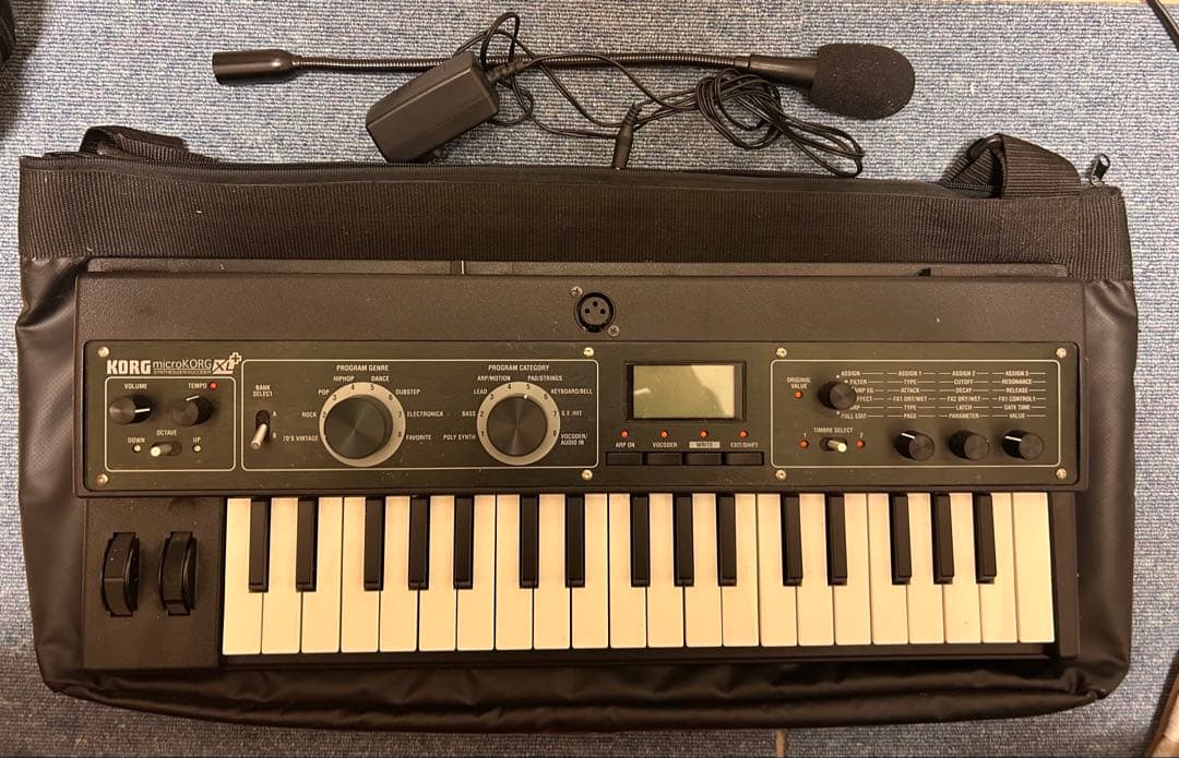 microKORG XL+ シンセサイザー　ケース、電源アダプタ、マイク付き