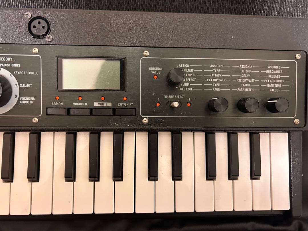 microKORG XL+ シンセサイザー　ケース、電源アダプタ、マイク付き