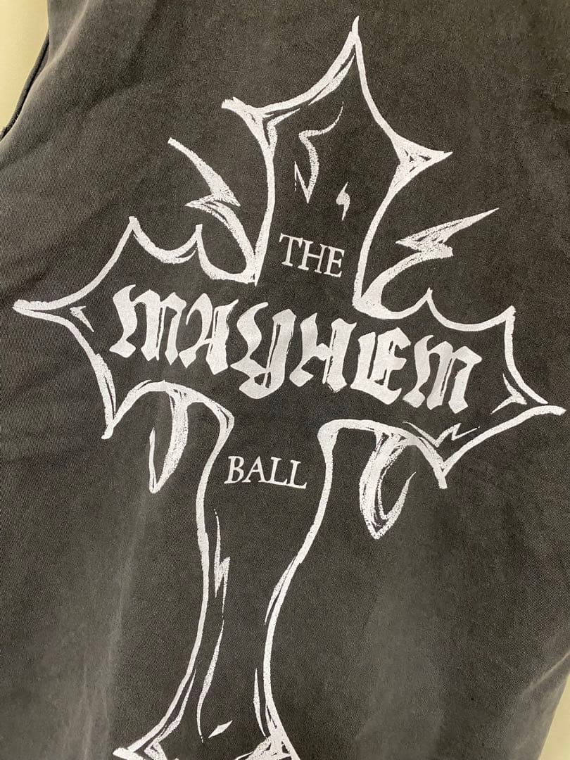 LADY GAGA ノースリーブTシャツ 本人着用と同型？