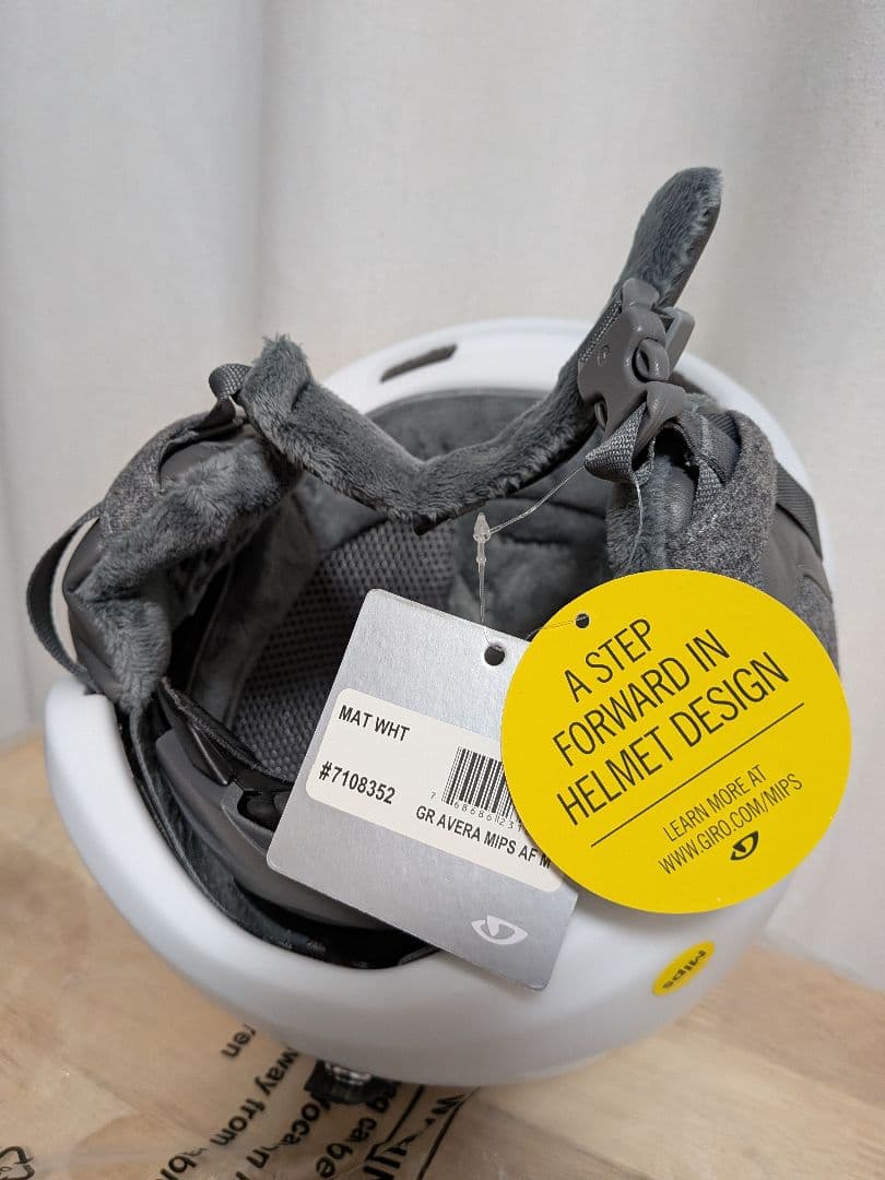 【新品】GIRO AVERA MIPS AF　レディースM　アジアンフィット