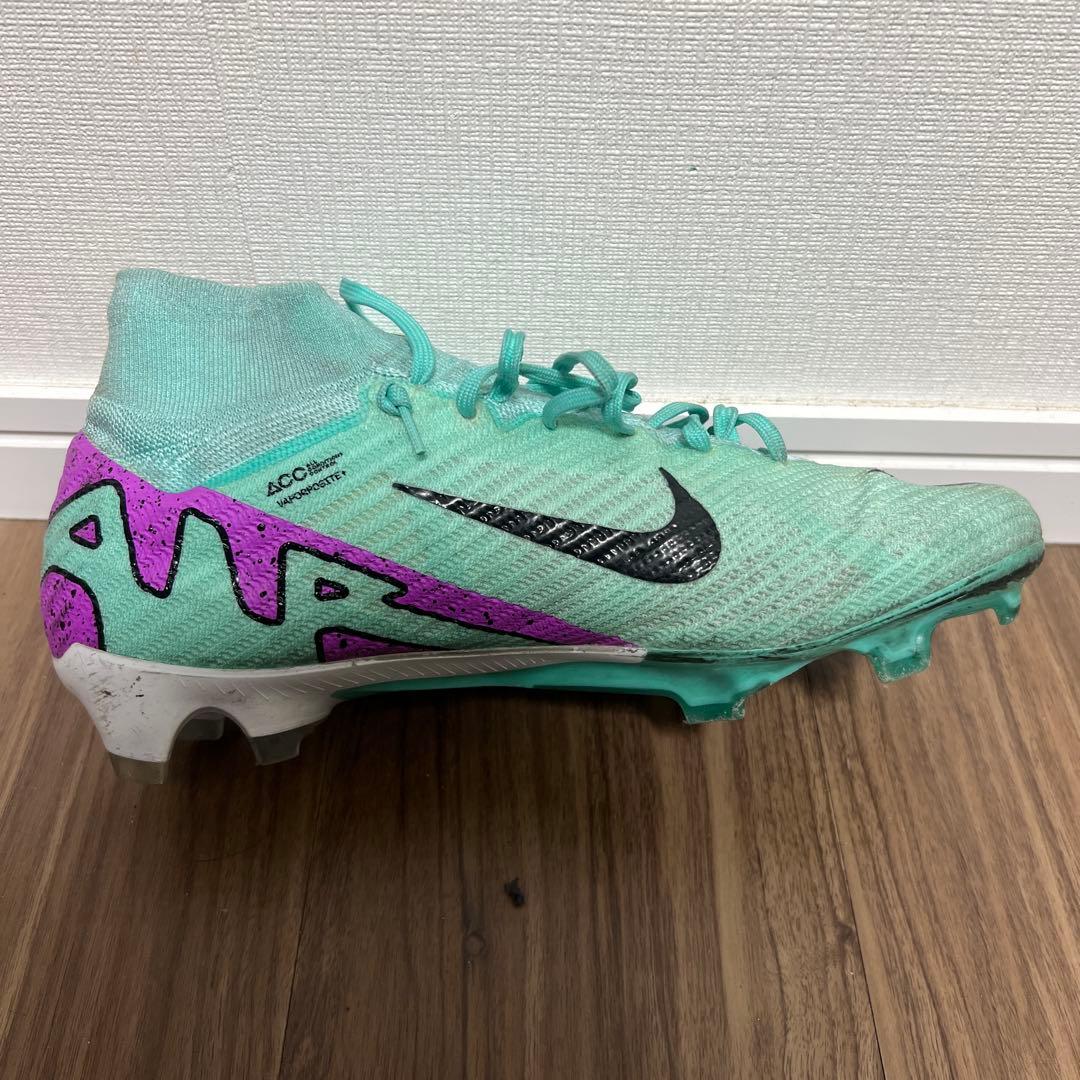 ナイキ　サッカーシューズ ミントグリーン