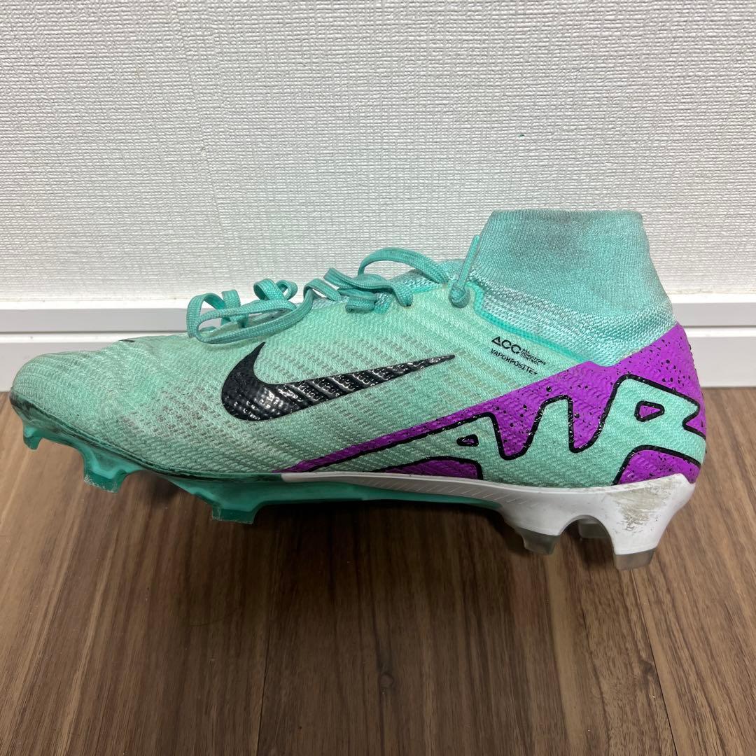 ナイキ　サッカーシューズ ミントグリーン