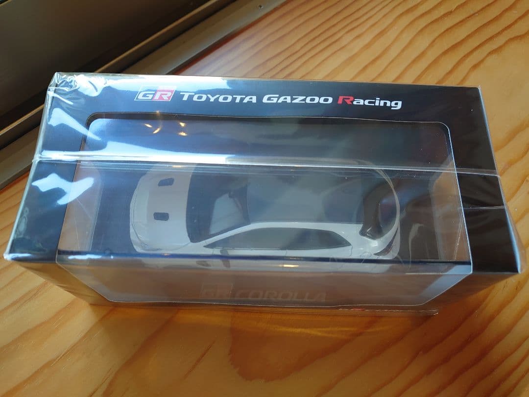 【SALE】トヨタ　GRカローラ　カラーサンプル　プラチナホワイトパールマイカ