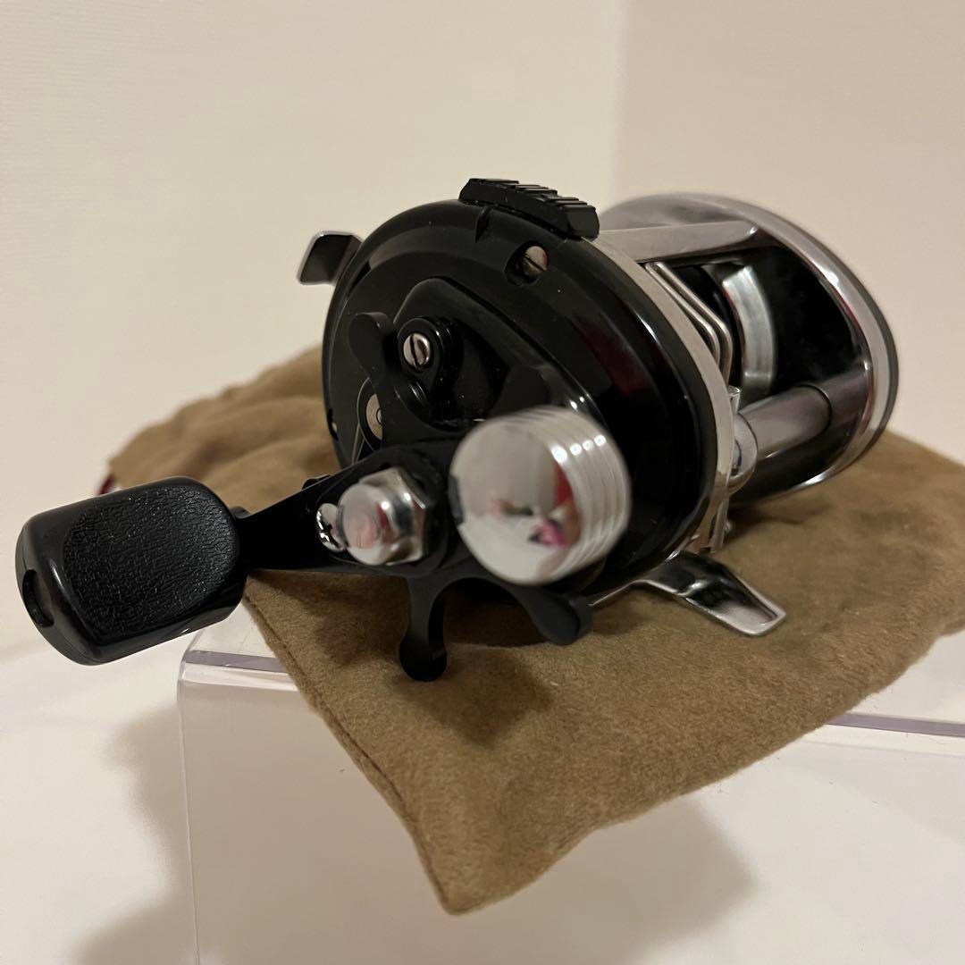 ダイワ ミリオネア 2500C オールド　ベイト　リール